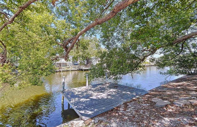 5806 LIVERPOOL DRIVE