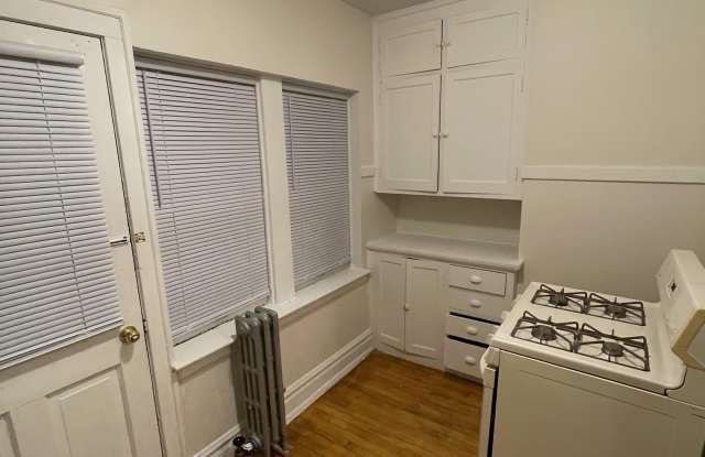 6232 W. Cermak Rd., D2