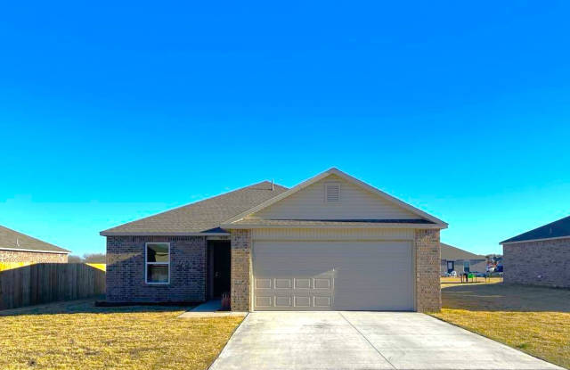 *** $500 Off Move In Special!!! *** Harrah Haven: Exceptional 3 Bed, 2 Bath Retreat with Modern Amenities! - 4308 Driftwood Drive, Harrah, OK 73045