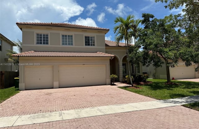 1464 NE 40th Rd - 1464 Northeast 40th Road, Homestead, FL 33033