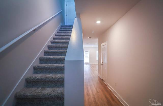 1646 Iroquois Ct