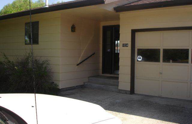 1034 Wicks Ln