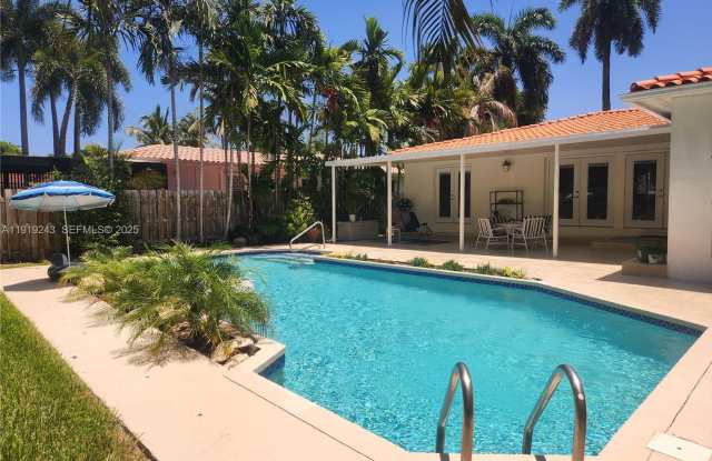 1229 Jefferson Street, Hollywood, FL 33019