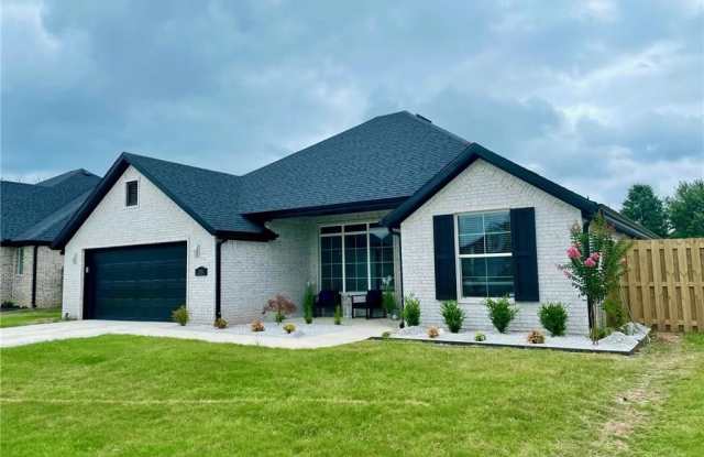 2014  W Chandler  AVE