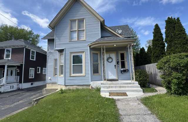 370 Bent Street