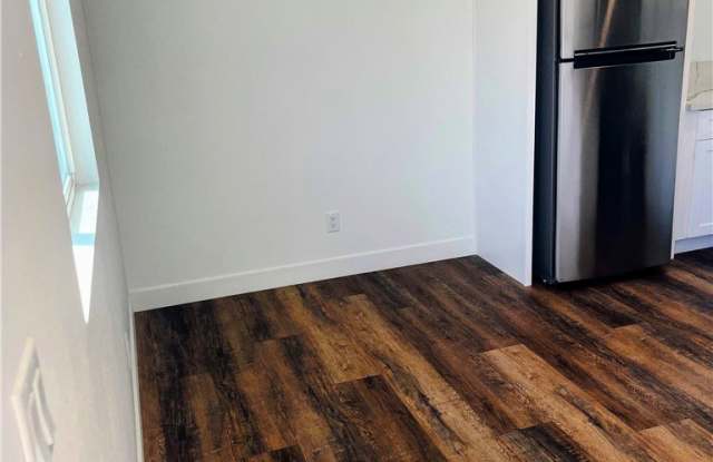 1809 S Gramercy Place