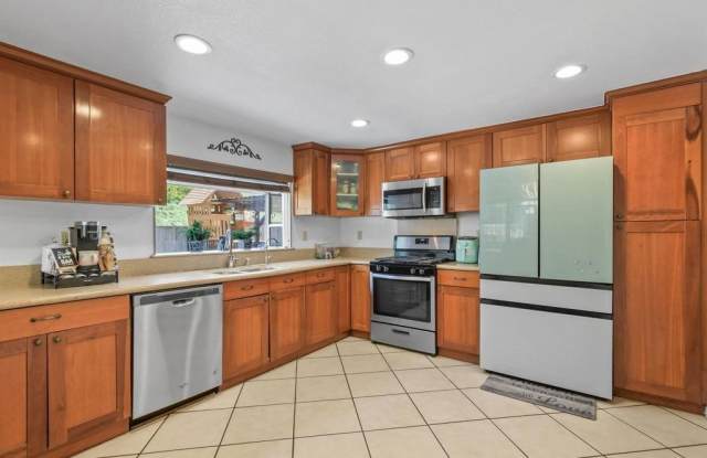 613 Point Vicente Ct