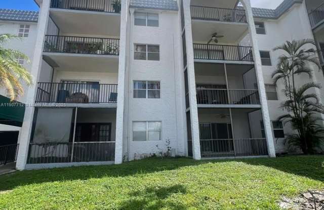 3300 Spanish Moss Ter