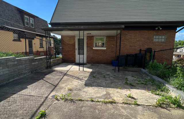 Updated 2 Bed, 1 Bath Home w/ Bonus Room in Castle Shannon - Central Heat  AC, Laundry - Available Now!