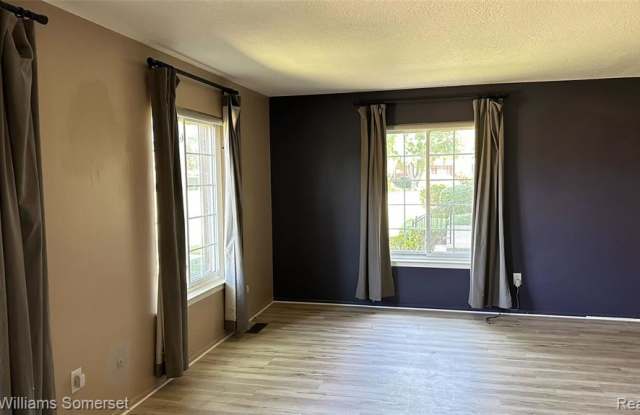 685 East Fox Hills Drive - 1