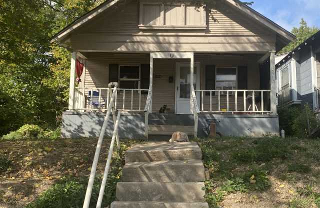 3004 Monroe Ave.