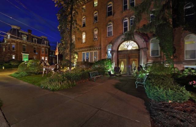 Photo of Skidmore Apartments