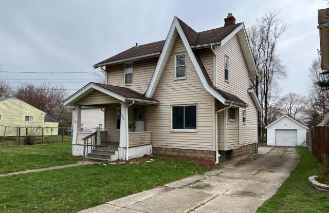 "Elegant Living: Explore the Beauty of This 3-Bed, 1-Bath Masterpiece" - 580 Sanford Avenue, Akron, OH 44305