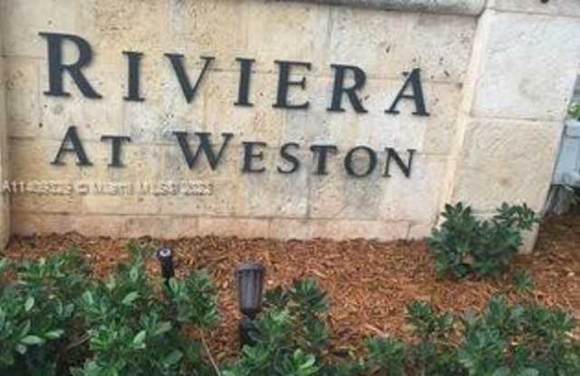 246 Riviera Cir