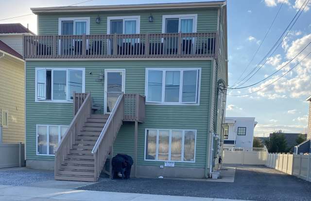Photo of 1105 N Ocean Avenue unit: B4