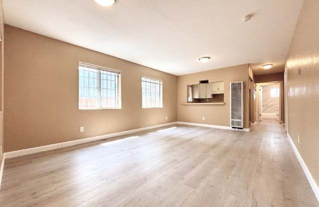 Photo of 1385 East Vernon Avenue