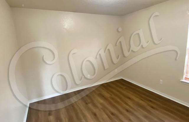 AVAILABLE ! *MORE PHOTOS COMING SOON*