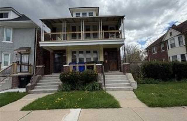 1441 W Euclid Street