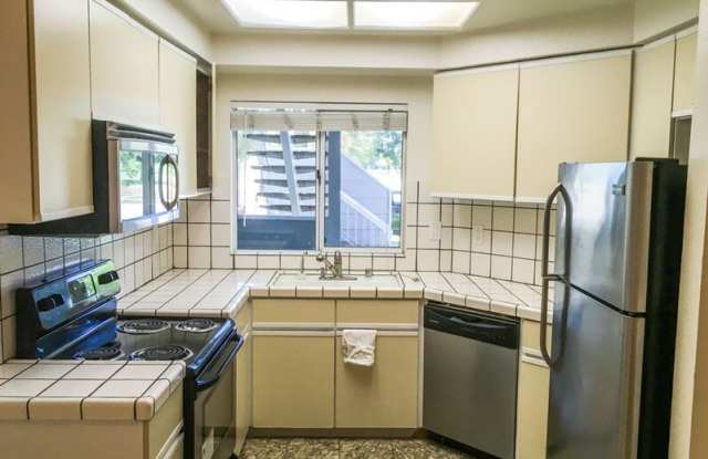 1577 Thornbriar Dr