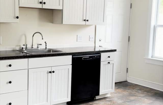 Photo of 5 -7 Forest Avenue Court - 7