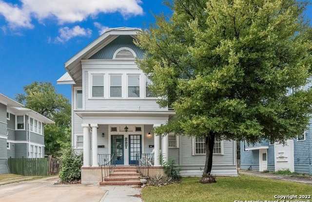 Photo of 227 E CRAIG PL