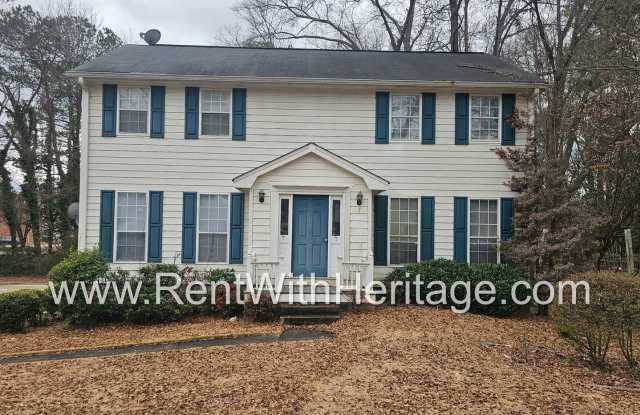 AWESOME 2 BEDROOM / 1.5 BATH APARTMENT IN HISTORICAL DOWNTOWN DOUGLASVILLE/ GREAT LOCATION