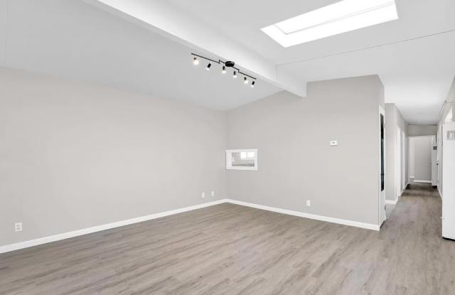 Photo of 3271 Alma St