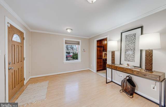 2400 HUNTINGTON AVENUE