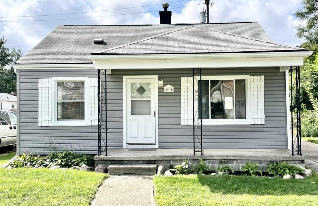 431 W Browning - 431 West Browning Avenue, Hazel Park, MI 48030