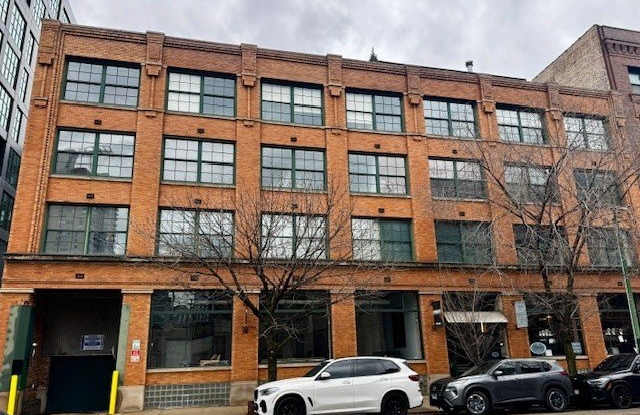 110 N Peoria Street unit: 306