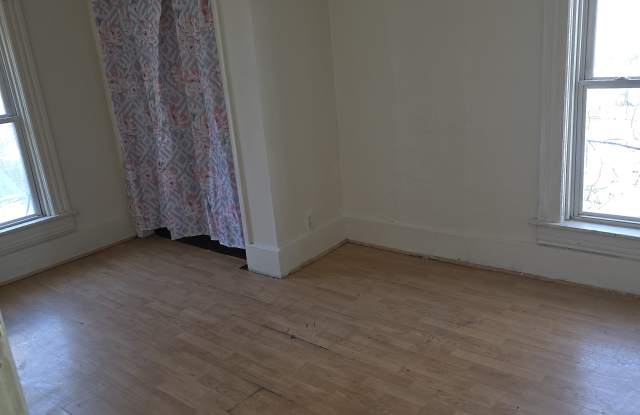 934 West 11th Street