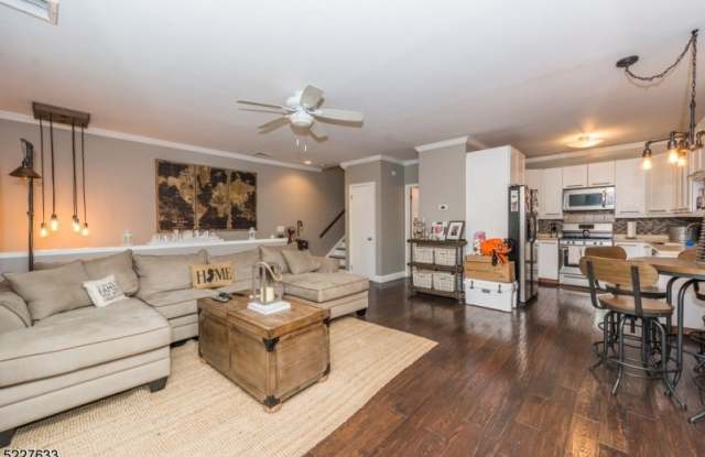 54 Ridgedale Ave