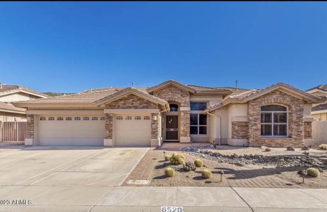 6520 W Robin Lane