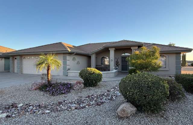 SUNLAND SPRINGS 55+ CORNER LOT 3 BEDROOM 2 BATHROOM FULLY FURNISHED HOME