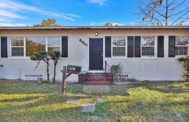 Stunning 3-Bedroom, 2-Bath Home in Desirable Mandarin Neighborhood!