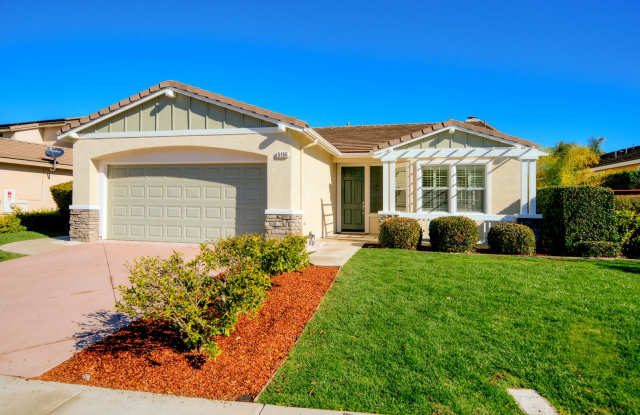Charming Single Level Home in Oceanside
