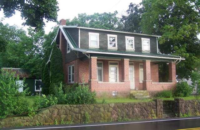 Photo of 132 E Maple Grove Rd