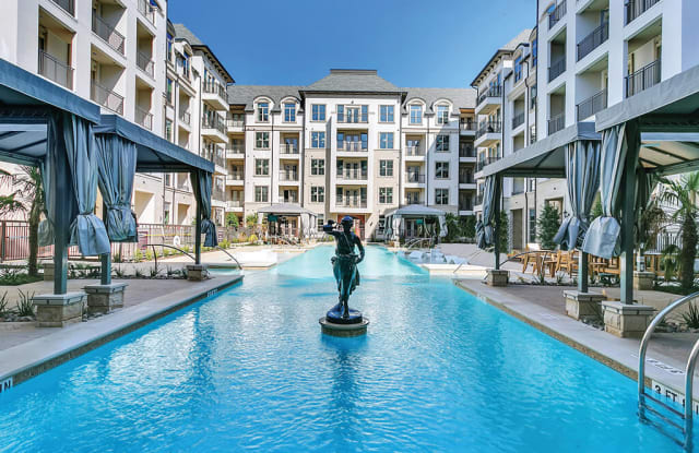 Photo of The Huntington Apartments