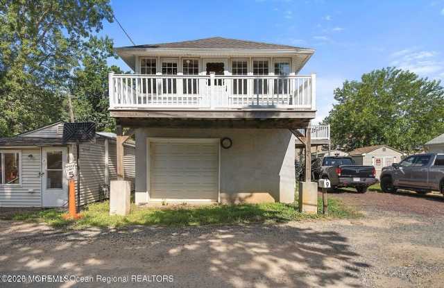 9 Gravelly Point Road