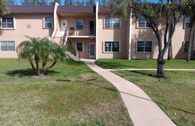 140 Lake Meryl Drive - 140 Lake Meryl Drive, Palm Beach County, FL 33411