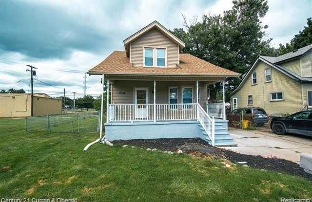 Photo of 21001 Oxford Avenue