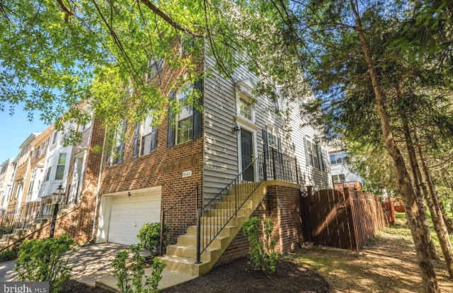 8646 ROYAL WORCESTER Lane