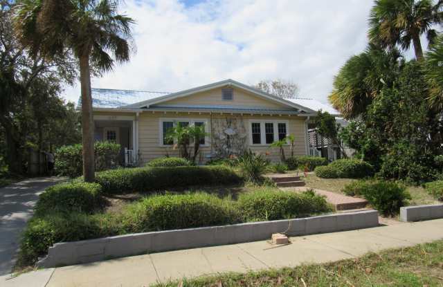 419 N Oleander Ave Apt 2