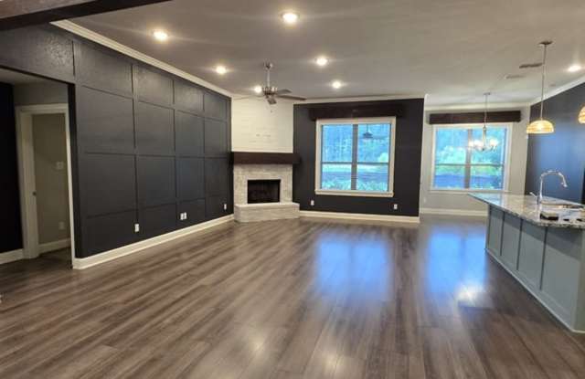 11513 Lindsey Garden Drive