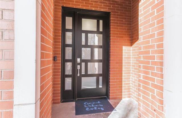 Luxury Downtown OKC Brownstone Available for Lease!