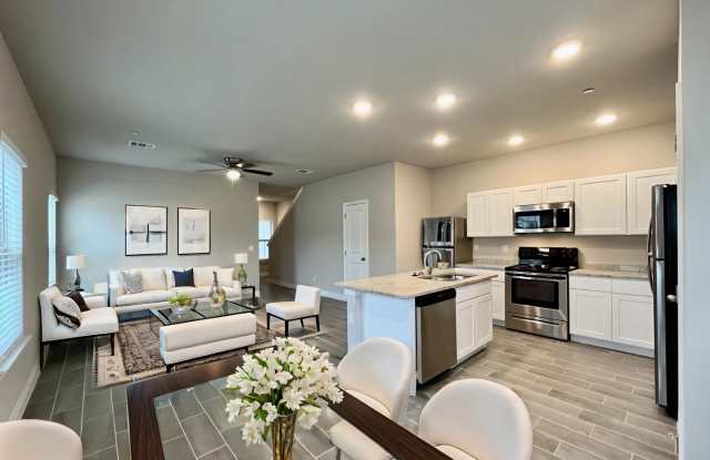 7814 Savannah Brooks