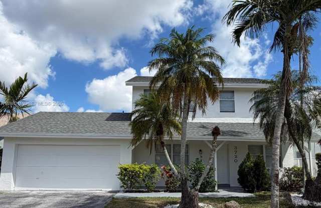 3720 NW 116th Ter