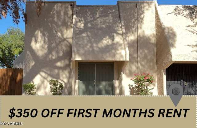 Photo of Charming townhome in Glendale!