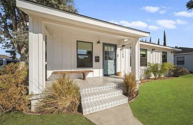 7754 Oak Park Avenue