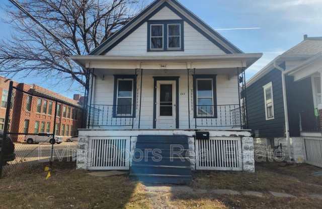 843 New Hampshire St